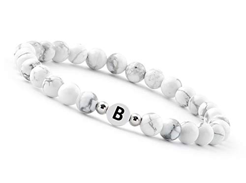 GD GOOD.designs EST. 2015 Pulseira de pérolas letra do casal branco com contas de howlita genuína I presente para o casal I pulseira personalizada para o casal