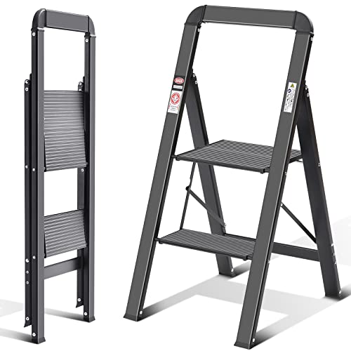 KINGRACK Escada de tesoura de 2 degraus, escada de tesoura dobrável com corrimão, escada doméstica antiderrapante com mecanismo anti-dobrado, banco de alumínio, carga máxima de 150 kg, preto