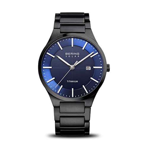 BERING 15239 Reloj Solar para Hombre con Caja de Titanio de 39 mm y Esfera, Brazalete de Titanio con Detalles de Titanio y Resistencia al Agua de 10 ATM