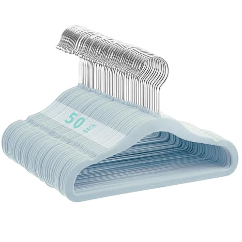 MangoKit Cabides de veludo antiderrapantes para crianças, ultra-finos para bebé que economizam espaço, gancho rotativo de 360 graus, cabide robusto para roupa de bebé com 50 pacotes (28 cm, azul)
