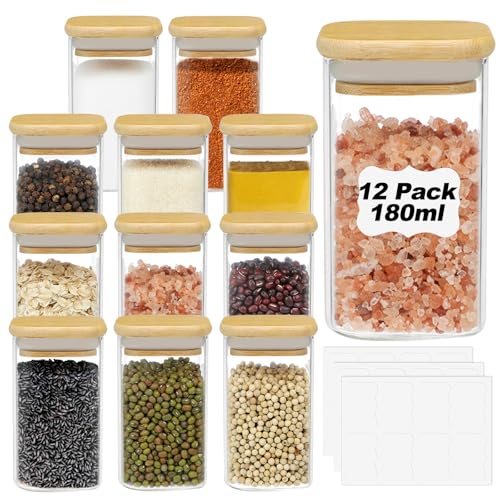 YUEYEE Frascos de vidro para especiarias com tampas e etiquetas, embalagem de 12 frascos quadrados pequenos de armazenamento de vidro de 180 ml, com tampas para especiarias, sal, sementes, açúcar,