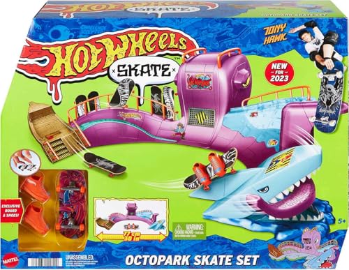 Hot Wheels Parque de skate polvo conjunto de jogo com skate de brinquedo e sapatilhas para dedos, 5 anos (Mattel HMK01)