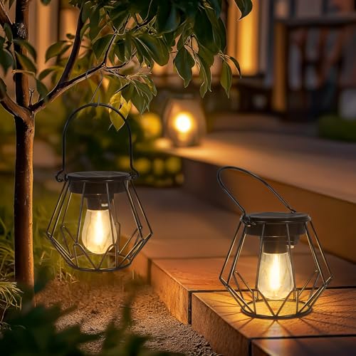 Ketom 2 peças lanternas solares exteriores, IP65 impermeáveis lanternas solares, metal lâmpada solar jardim, suspensa/em pé, para decoração de terraço, pátio, varanda, campismo, forma de V